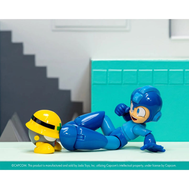 Mega Man: Mega Man - Deluxe (1:12 Scale) Action Figure
