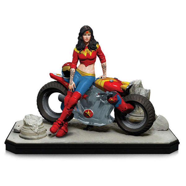 DC Collectibles Gotham City Garage Wonder Woman Statue (SEE PICTURES)