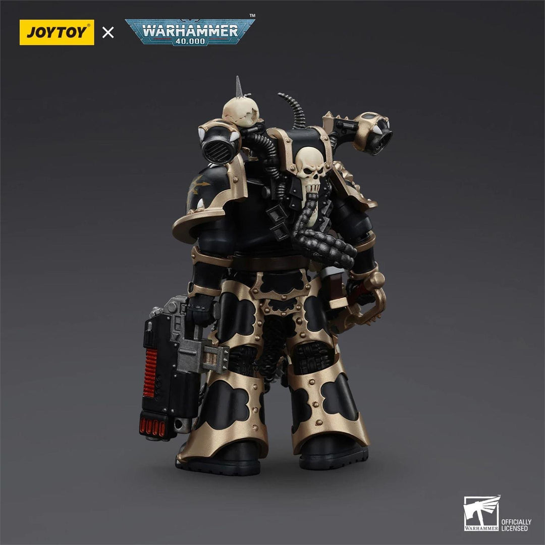 Warhammer 40k: Chaos Space Marines - Black Legion Chosen with Chainsword (Action Figure)